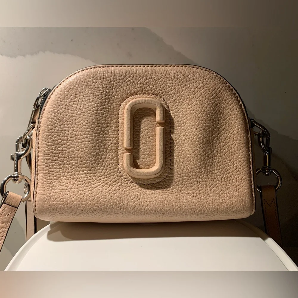 Marc Jacobs crossbody bag 😊 - Picture 1 of 8